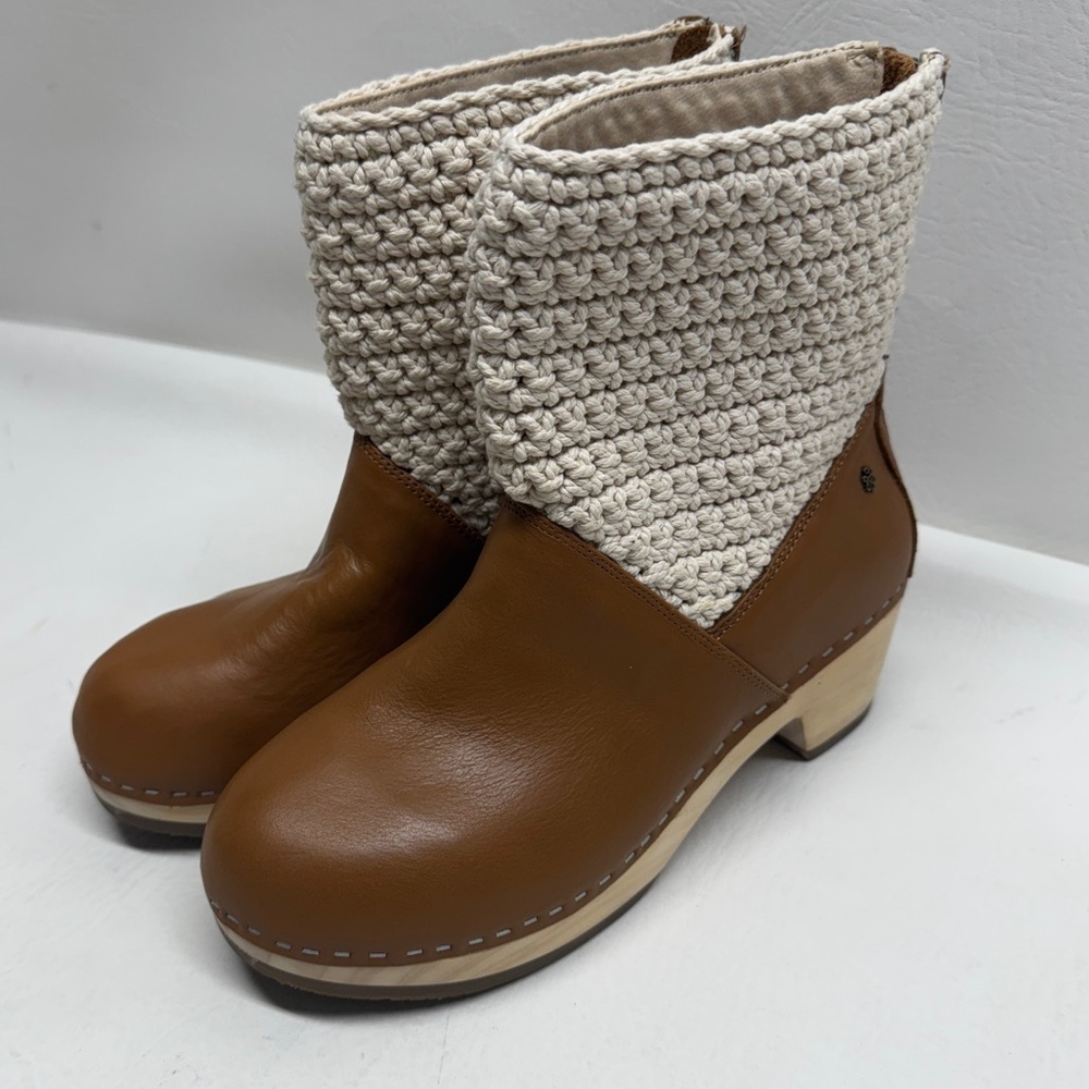 The sak Paloma clogs boots in brown size 7